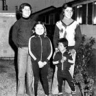 Los hermanos, al reunirse después de buscarse por más de dos años.