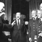 El nuncio apostólico Pío Laghi con los jerarcas de la última dictadura, Jorge Rafael Videla y Leopoldo Galtieri.