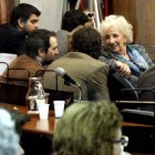 La presidenta de Abuelas de Plaza de Mayo con sus abogados en la audiencia que se realizó ayer en Casación. Imagen: Bernardino Avila
