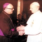 Carlos Horacio Ponce de León, obispo de San Nicolás, con el papa Paulo VI.
