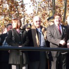El sacerdote en el palco oficial, durante un acto en Casilda.